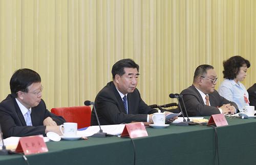 6月9日,第四次全國(guó)殘疾人事業(yè)工作會(huì)議在北京召開。中共中央政治局委員、國(guó)務(wù)院副總理、國(guó)務(wù)院殘疾人工作委員會(huì)主任回良玉出席會(huì)議并講話。新華社記者 丁林 攝