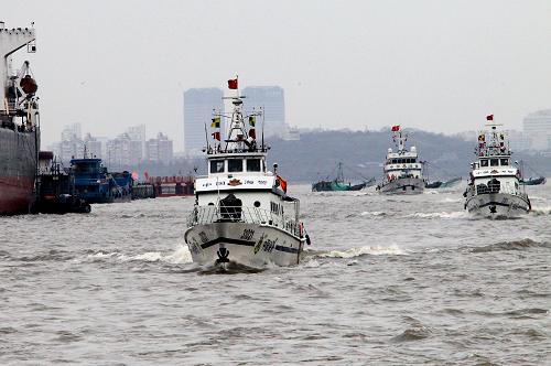 3月20日,治安聯(lián)動專項整治行動在預定海域展開。新華社記者 陳飛 攝