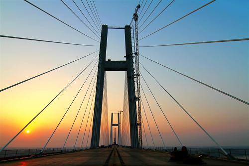 10月31日拍攝的湖北黃岡長江大橋。新華社發(fā)