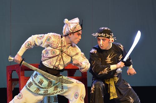 3月15日,昆曲演員表演折子戲《三岔口》。新華社發(fā)(賀茂峰 攝)