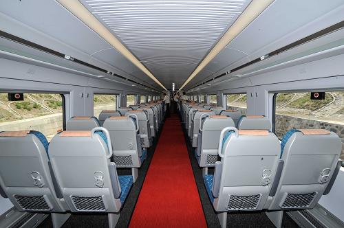 CRH3A型動車組內(nèi)部(6月8日攝)。新華社記者 王昊飛 攝