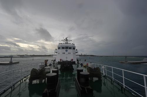 7月22日,“海巡21”船駛出永興島。新華社記者 趙穎全 攝