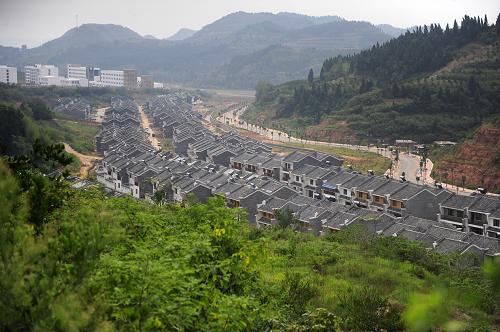 丹江口市均縣鎮(zhèn)新建集鎮(zhèn)一角(8月31日攝)。新華社記者 郝同前 攝