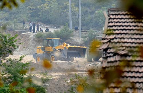 10月1日拍攝的河北武安市冶陶鎮(zhèn)塌陷事故現(xiàn)場。新華社記者 王曉 攝