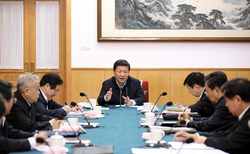近日,中共中央總書記習(xí)近平等中共中央政治局常委在北京分別聽取聯(lián)系點(diǎn)省區(qū)黨的群眾路線教育實(shí)踐活動(dòng)總體情況匯報(bào)。這是12月9日,中共中央總書記習(xí)近平在中南海聽取河北省委黨的群眾路線教育實(shí)踐活動(dòng)總體情況匯報(bào)。新華社記者 蘭紅光 攝