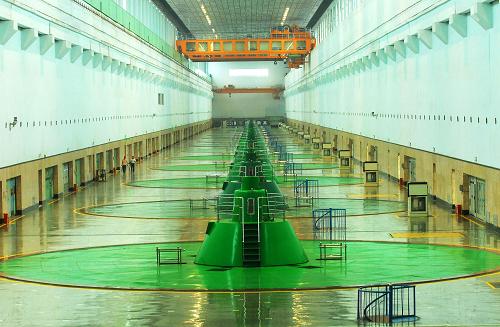 這是葛洲壩大江電廠廠房機(jī)組(8月4日攝)。新華社記者 肖藝九 攝