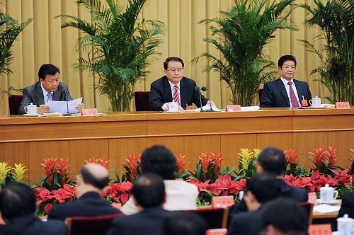 9月20日,由中央宣傳部、中央文明辦、解放軍總政治部、全國(guó)總工會(huì)、共青團(tuán)中央、全國(guó)婦聯(lián)舉辦的全國(guó)道德模范座談會(huì)暨第八屆中國(guó)公民道德論壇在北京舉行。中共中央政治局常委李長(zhǎng)春出席并講話。新華社記者 李濤 攝