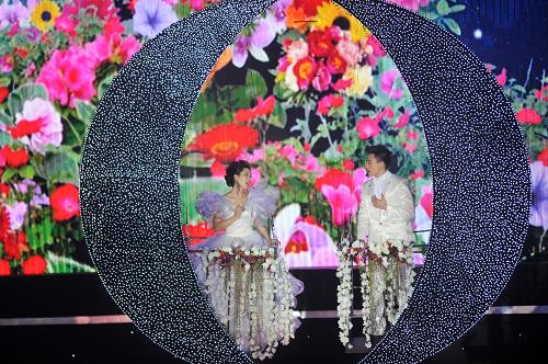 10月19日,中華人民共和國(guó)第八屆殘疾人運(yùn)動(dòng)會(huì)閉幕式在浙江省杭州市黃龍?bào)w育館舉行。圖為閉幕式上的文藝演出。新華社記者 黃宗治 攝