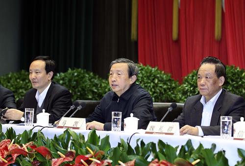 12月23日,全國(guó)行政學(xué)院院長(zhǎng)會(huì)議在北京召開(kāi),國(guó)務(wù)委員兼國(guó)務(wù)院秘書(shū)長(zhǎng)、國(guó)家行政學(xué)院院長(zhǎng)馬凱出席會(huì)議并講話。新華社記者丁林?jǐn)z