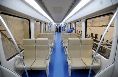1月20日拍攝的新下線中低速磁浮列車內(nèi)部。新華社記者 李尕 攝