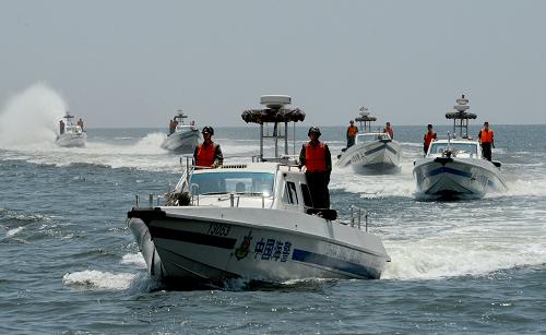 河北海警支隊(duì)在進(jìn)行海上編隊(duì)訓(xùn)練。新華社發(fā)(王小雪 攝)