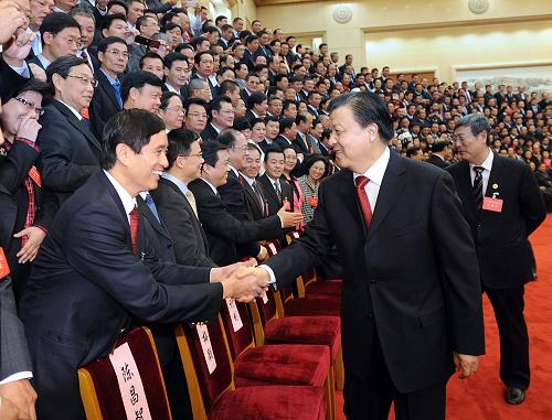 12月7日,中華全國(guó)工商業(yè)聯(lián)合會(huì)第十一次會(huì)員代表大會(huì)在北京開幕。中共中央政治局常委、中央書記處書記劉云山會(huì)見全體與會(huì)代表,并代表中共中央、國(guó)務(wù)院致賀詞。新華社記者 李濤 攝