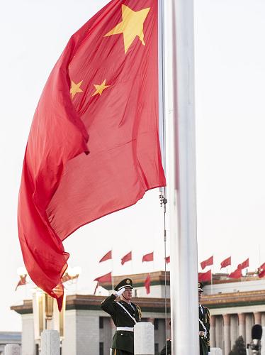 1月1日拍攝的北京天安門廣場升旗儀式。新華社記者 張宇 攝