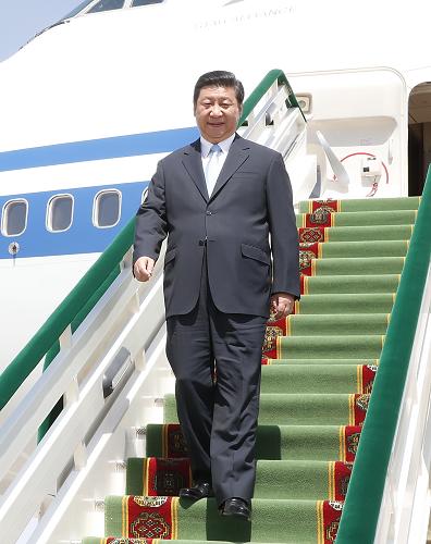 9月3日,中國國家主席習(xí)近平抵達(dá)土庫曼斯坦首都阿什哈巴德,開始對(duì)這個(gè)中亞國家進(jìn)行國事訪問。 新華社記者鞠鵬攝