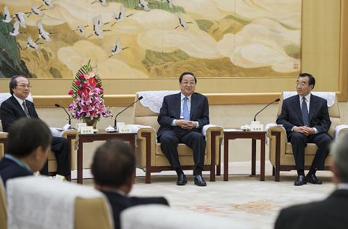9月18日,中共中央政治局常委、全國政協(xié)主席俞正聲在北京全國政協(xié)禮堂會見香港友好協(xié)進(jìn)會訪京團(tuán)。 新華社記者 王曄 攝