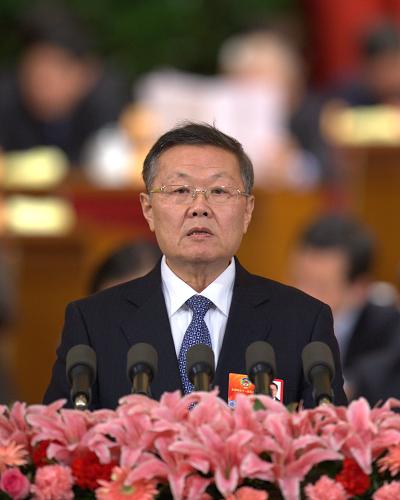 這是何清華委員作《奢靡之風(fēng)不可長》的發(fā)言。新華社記者 黃敬文 攝