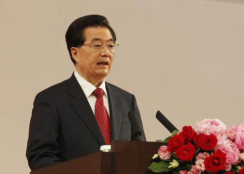 7月1日,中共中央總書記、國家主席、中央軍委主席胡錦濤在慶祝香港回歸祖國15周年大會暨香港特別行政區(qū)第四屆政府就職典禮上發(fā)表重要講話。新華社記者 鞠鵬 攝