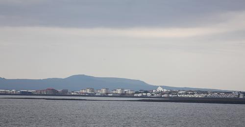 8月14日拍攝的雷克雅未克港海景。新華社記者 璩靜 攝