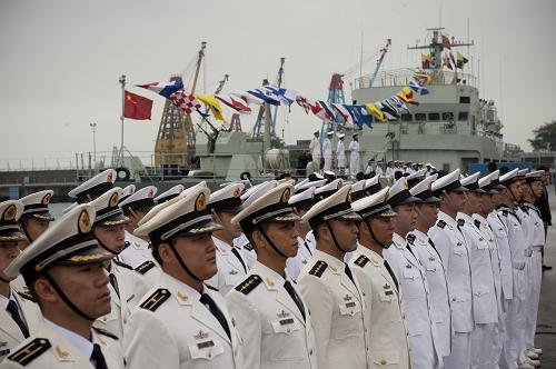11月25日,駐港部隊海軍官兵在昂船洲軍營舉行交接儀式。新華社記者 呂小煒 攝