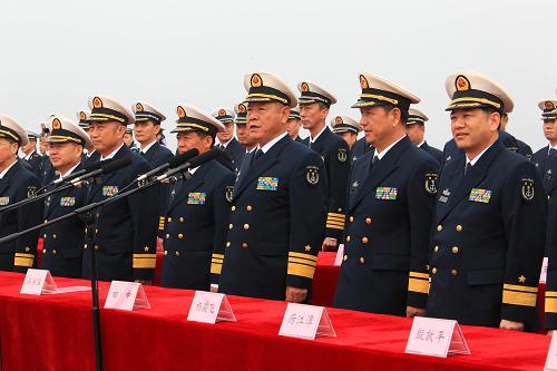11月3日,海軍北海艦隊在碼頭舉行歡迎儀式,歡迎113艦艇編隊載譽回國。新華社記者 查春明 攝