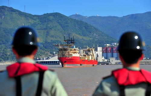 10月18日,裝纜工程船“福海”輪抵達福州馬尾港。新華社記者 魏培全 攝