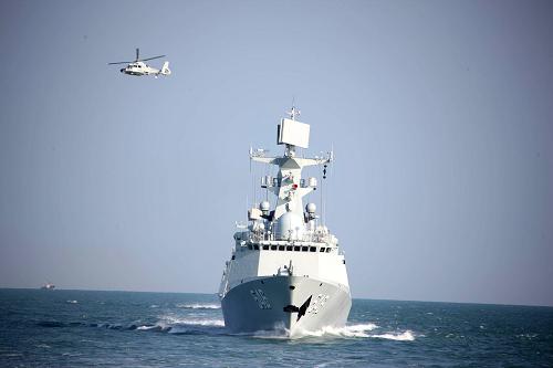 1月30日,中國海軍艦艇編隊駛向西太平洋海域。新華社記者 黎云 攝