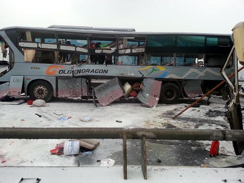 這是2月8日拍攝的車(chē)禍現(xiàn)場(chǎng)。新華社發(fā)(周星 攝)