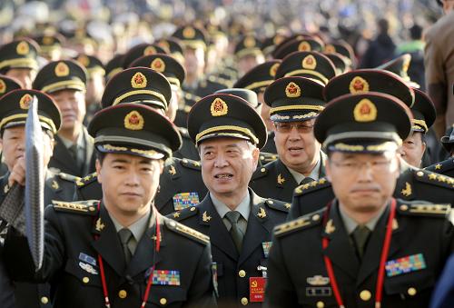 中國(guó)共產(chǎn)黨第十八次全國(guó)代表大會(huì)即將在北京開(kāi)幕 11月8日上午,中國(guó)共產(chǎn)黨第十八次全國(guó)代表大會(huì)即將在北京人民大會(huì)堂開(kāi)幕。這是解放軍代表團(tuán)步入會(huì)場(chǎng)。 新華社記者金良快攝