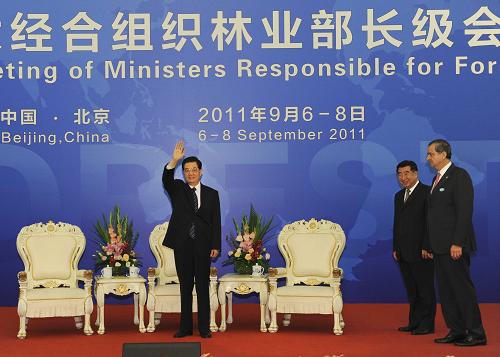 9月6日,首屆亞太經(jīng)合組織林業(yè)部長級會議在北京人民大會堂開幕。中國國家主席胡錦濤出席會議開幕式并發(fā)表重要講話。新華社記者 饒愛民 攝