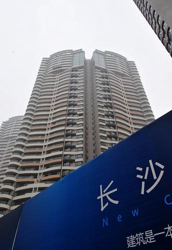 長(zhǎng)沙市一處興建中的商品房(1月12日攝)。新華社記者 龍弘濤 攝