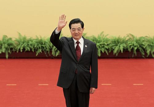 7月19日,中非合作論壇第五屆部長級會議在北京開幕。這是胡錦濤主席向中外記者揮手。新華社記者 丁林 攝