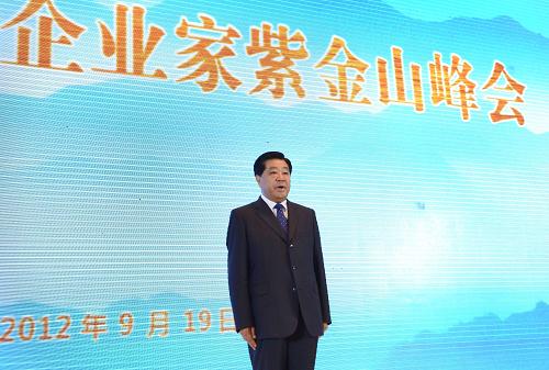 9月19日,2012海峽兩岸企業(yè)家紫金山峰會在南京舉行開幕式,中共中央政治局常委、全國政協(xié)主席賈慶林宣布大會開幕。 新華社記者馬占成攝