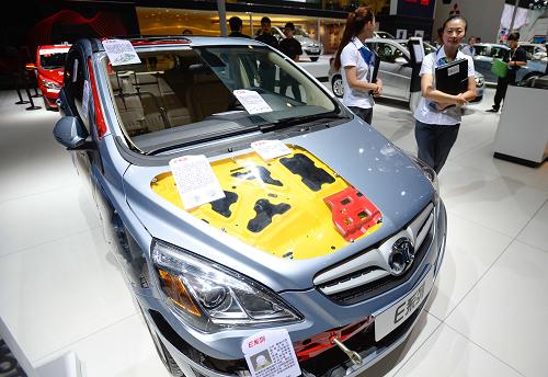 這是車展現(xiàn)場展出的E系列解剖車(8月30日攝)。新華社記者李橋橋攝