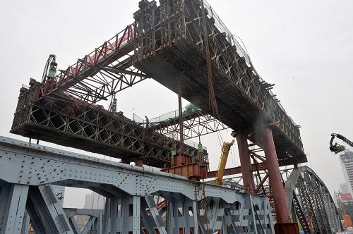 這是施工中的海珠橋(4月8日攝)。新華社記者 盧漢欣 攝