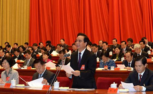 10月22日,中國(guó)工會(huì)第十六次全國(guó)代表大會(huì)圓滿完成各項(xiàng)議程,在莊嚴(yán)的《國(guó)際歌》聲中勝利閉幕。中共中央政治局委員、中華全國(guó)總工會(huì)主席李建國(guó)主持大會(huì)閉幕式。新華社記者何俊昌攝