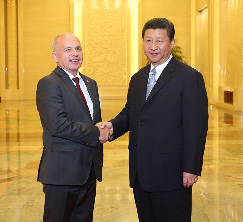 7月18日,國家主席習(xí)近平在北京人民大會(huì)堂會(huì)見瑞士聯(lián)邦主席毛雷爾。新華社記者 劉衛(wèi)兵 攝