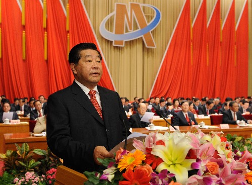 11月17日,中華全國(guó)工商業(yè)聯(lián)合會(huì)第十次會(huì)員代表大會(huì)在北京開(kāi)幕。中共中央政治局常委、全國(guó)政協(xié)主席賈慶林代表中共中央、國(guó)務(wù)院致賀詞。 新華社記者 李學(xué)仁 攝