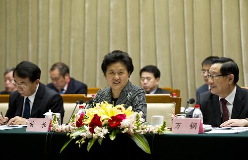 2月14日,中共中央政治局委員、國務(wù)委員劉延?xùn)|在北京出席2012年全國科技工作會議并講話。新華社記者 李學(xué)仁 攝