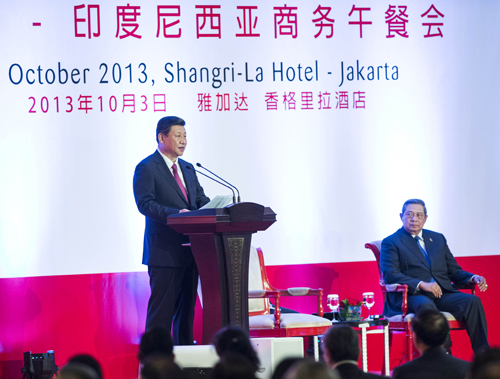 10月3日,正在印度尼西亞進(jìn)行國事訪問的國家主席習(xí)近平和印尼總統(tǒng)蘇西洛在雅加達(dá)共同出席中印尼商務(wù)午餐會(huì)。 新華社記者 王曄 攝