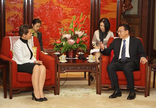 9月10日,國務院副總理李克強在北京中南海紫光閣會見《聯(lián)合國氣候變化框架公約》秘書處執(zhí)行秘書菲格雷斯。新華社記者 鞠鵬 攝