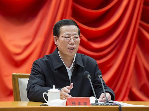 2月19日,中共中央政治局常委、國(guó)務(wù)院副總理張高麗在省部級(jí)主要領(lǐng)導(dǎo)干部學(xué)習(xí)貫徹十八屆三中全會(huì)精神全面深化改革專題研討班上以關(guān)于深化財(cái)稅體制改革的幾點(diǎn)思考為題作報(bào)告。新華社記者 王曄 攝