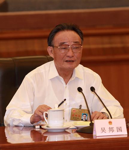 6月24日下午,十一屆全國人大常委會(huì)第四十六次委員長會(huì)議在人民大會(huì)堂舉行,吳邦國委員長主持。新華社記者 龐興雷 攝