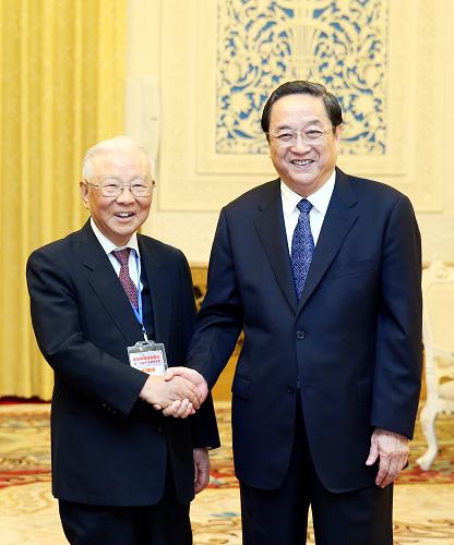 5月14日,中共中央政治局常委、全國政協(xié)主席俞正聲在北京人民大會堂會見新同盟會會長許歷農(nóng)率領(lǐng)的臺灣退役將領(lǐng)一行。新華社記者姚大偉攝