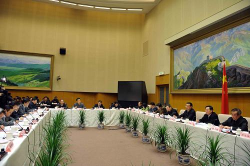 1月11日,中共中央政治局常委、國務(wù)院副總理李克強(qiáng)在北京出席全國財(cái)政工作座談會(huì)并講話。 新華社記者 饒愛民攝