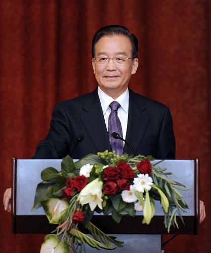 11月24日,正在俄羅斯進行正式訪問的中國國務院總理溫家寶出席第五屆中俄經(jīng)濟工商界高峰論壇開幕式并致辭。 新華社記者 謝環(huán)馳 攝