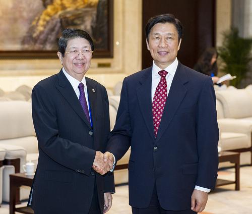 5月30日,中國(guó)國(guó)家副主席李源潮在西安會(huì)見(jiàn)柬埔寨副首相索安。
