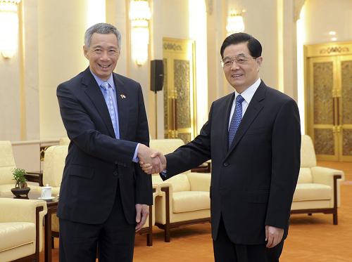 9月4日,國家主席胡錦濤在北京人民大會堂會見新加坡總理李顯龍。新華社記者 張鐸 攝