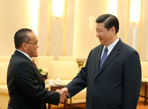 4月20日,中共中央政治局常委、國家副主席習(xí)近平在北京人民大會堂會見以總主席阿布里扎爾·巴克里為團(tuán)長的印尼專業(yè)集團(tuán)黨代表團(tuán)。新華社記者 劉建生 攝