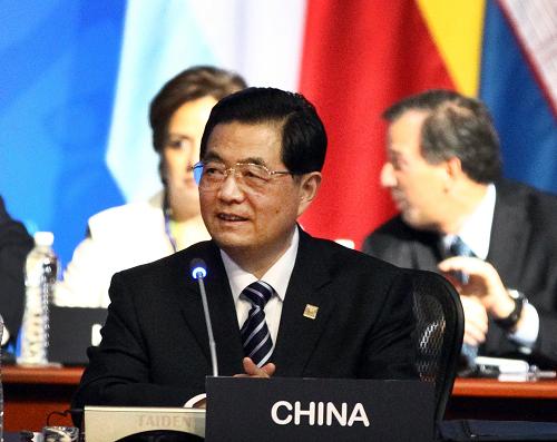 6月18日,國家主席胡錦濤在墨西哥洛斯卡沃斯出席二十國集團(tuán)領(lǐng)導(dǎo)人第七次峰會并發(fā)表重要講話。 新華社記者 蘭紅光 攝