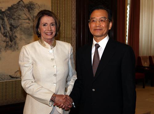 5月27日,國務院總理溫家寶在北京中南海紫光閣會見美國眾議長佩洛西一行。 新華社記者 姚大偉 攝